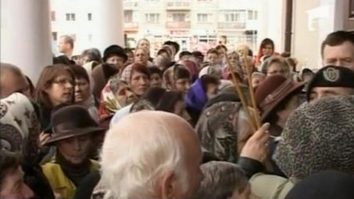 imbranceli la sfintirea unei biserici din brasov sunteti la biserica nu la un meci de fotbal