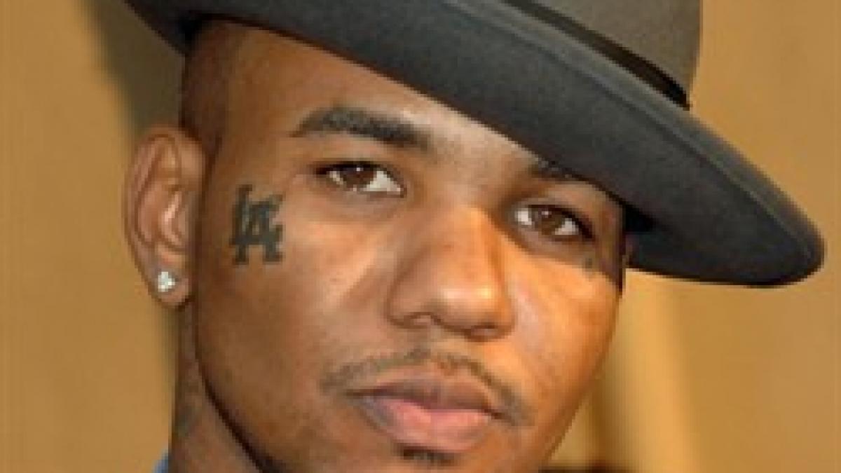 lux si risipa rapperul the game a hidratat gandaci cu sampanie scumpa