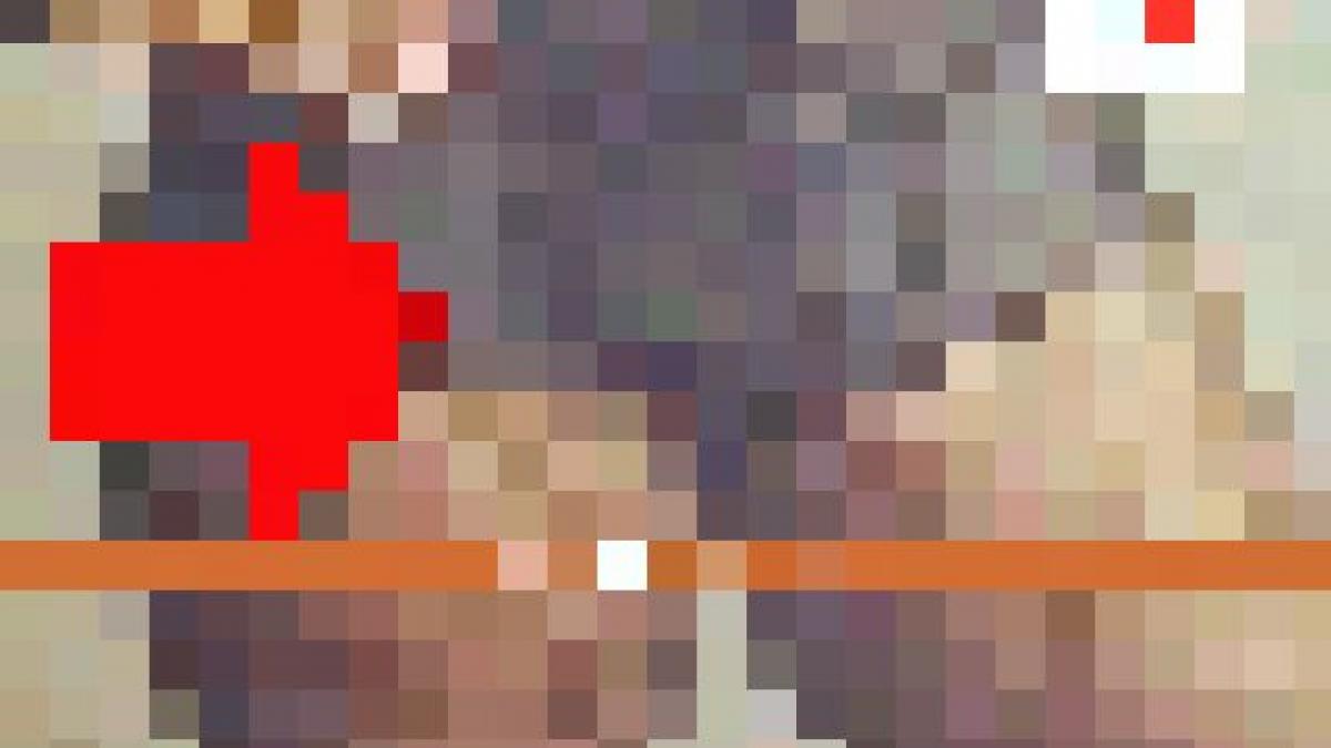 se vrea hot ea e vedeta care se lauda cu ce are intre picioare