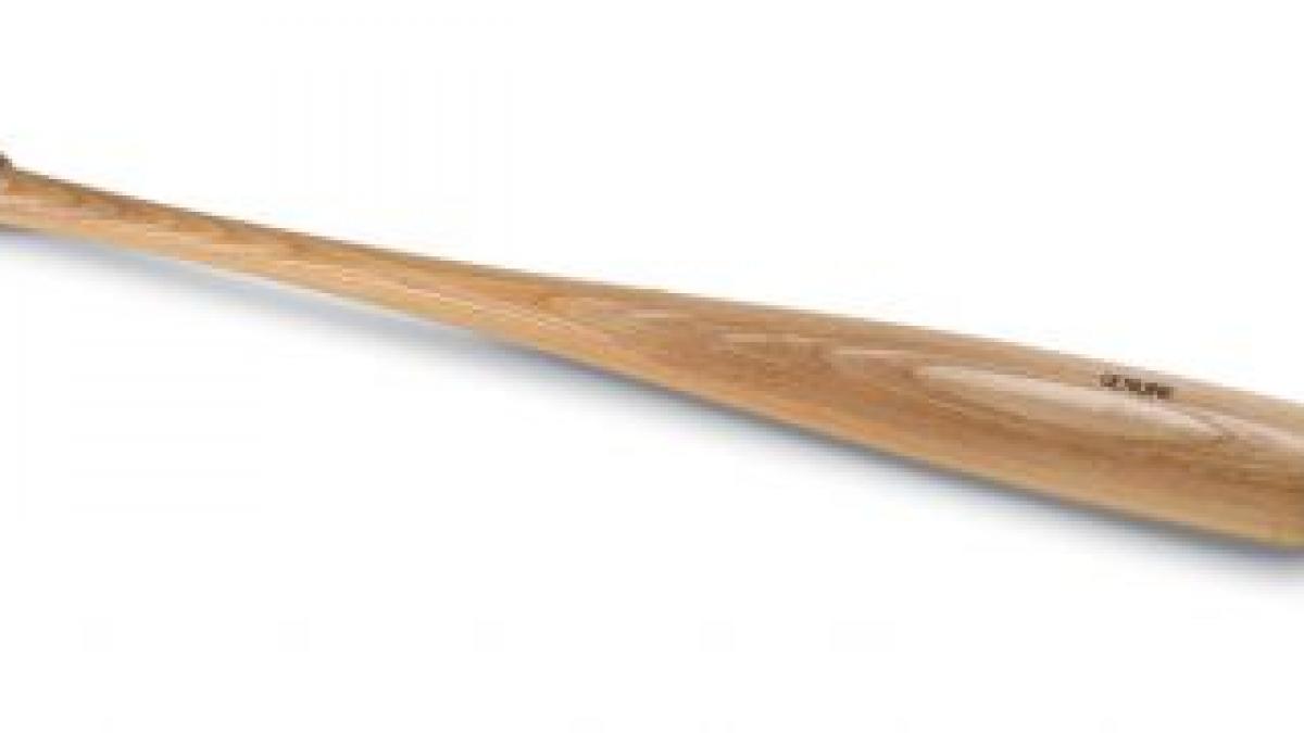 un bacauan a ajuns la spital dupa ce a fost batut cu o bata de sotia lui