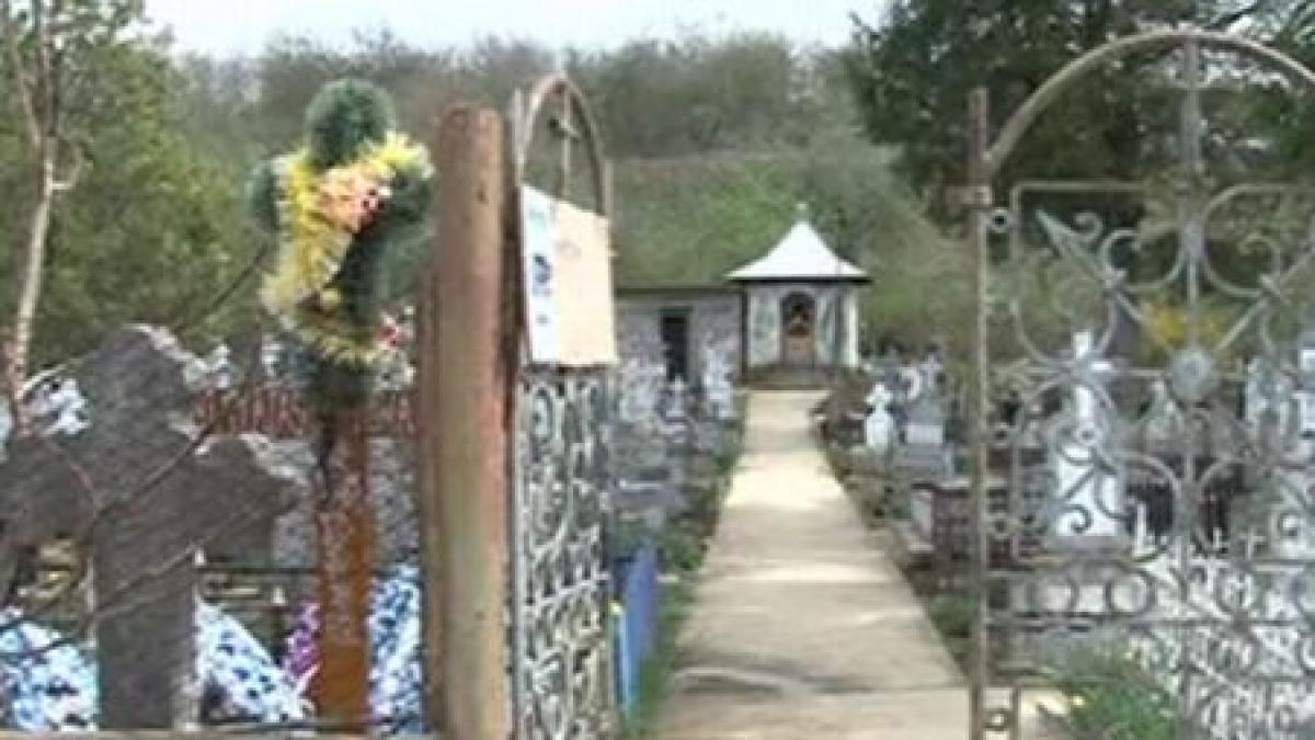 surorile siameze inmormantate fara slujba izolate la terapie intensiva fetitele nu au fost botezate