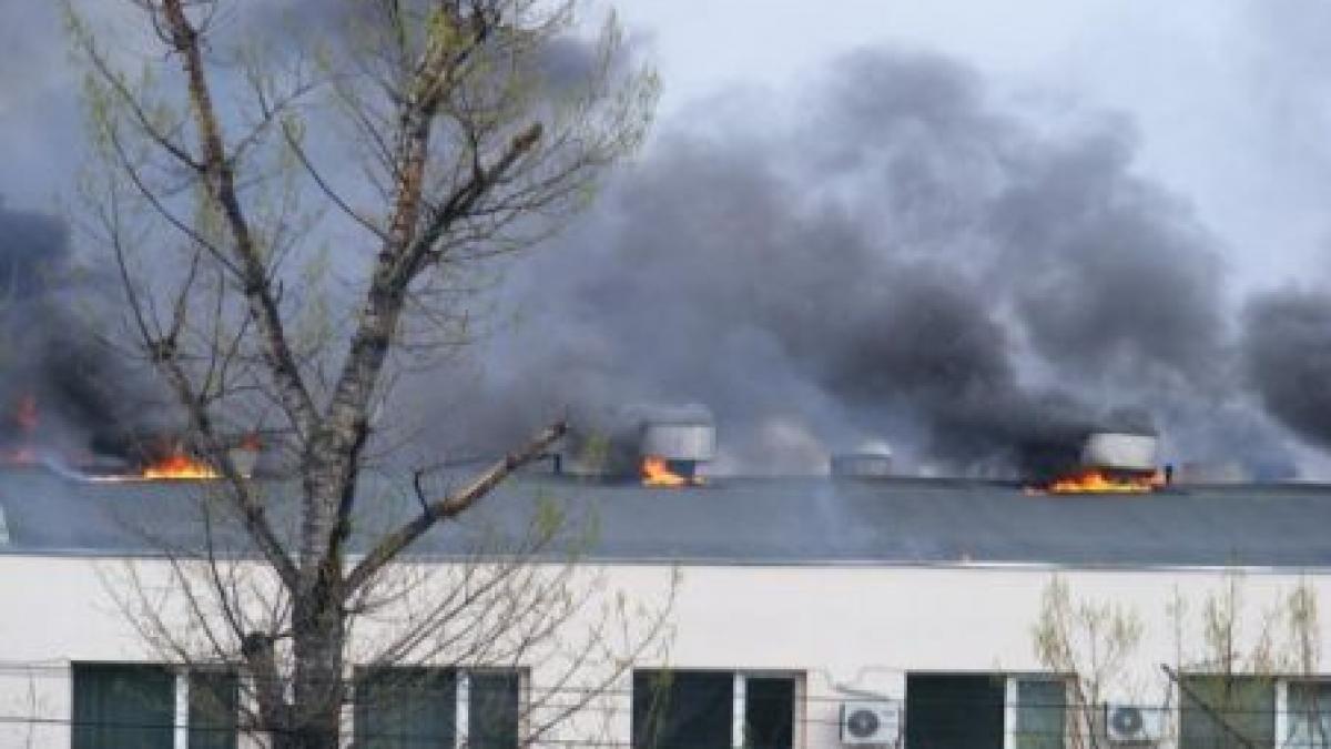 o tigara aprinsa cauza cea mai probabila a incendiului care a mistuit complexul comercial din iasi