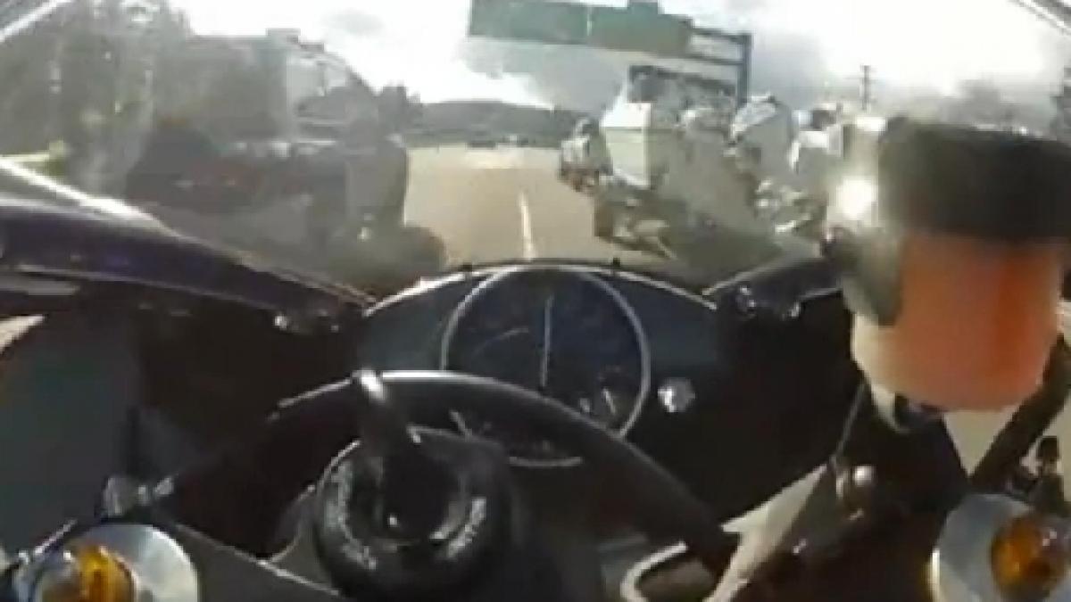 cursa nebuna cum sa conduci o motocicleta cu peste 200 km h in trafic