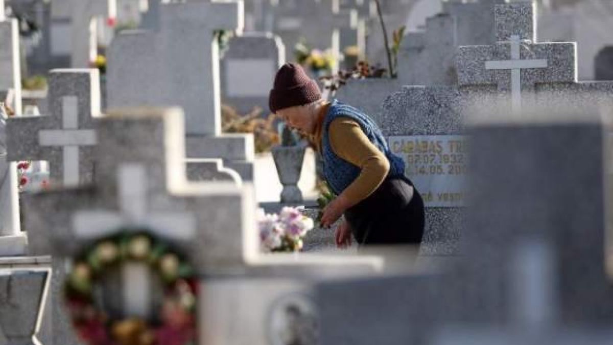galati o femeie care asista la slujbele din cimitirul eternitatea a murit dupa ce s a inecat cu