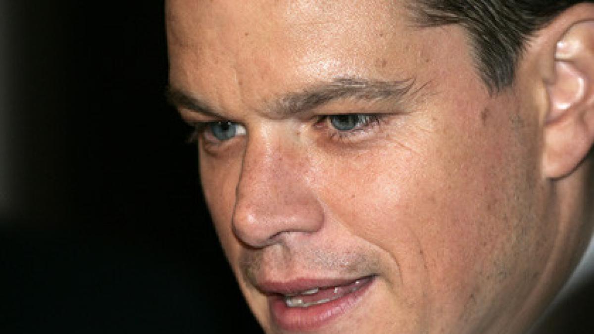matt damon l as saruta pe gura pe george w bush