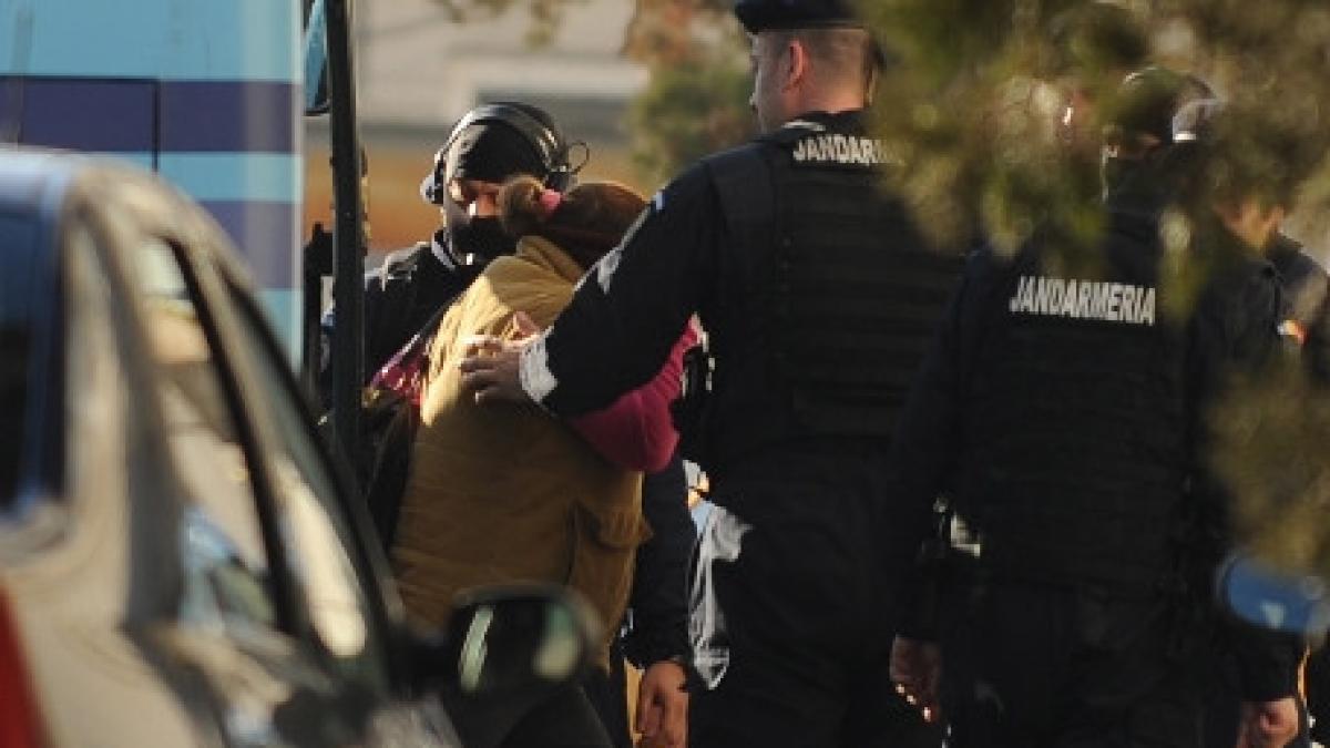 politistii de frontiera din suceava au folosit armele pentru a prinde cinci traficanti de tigari