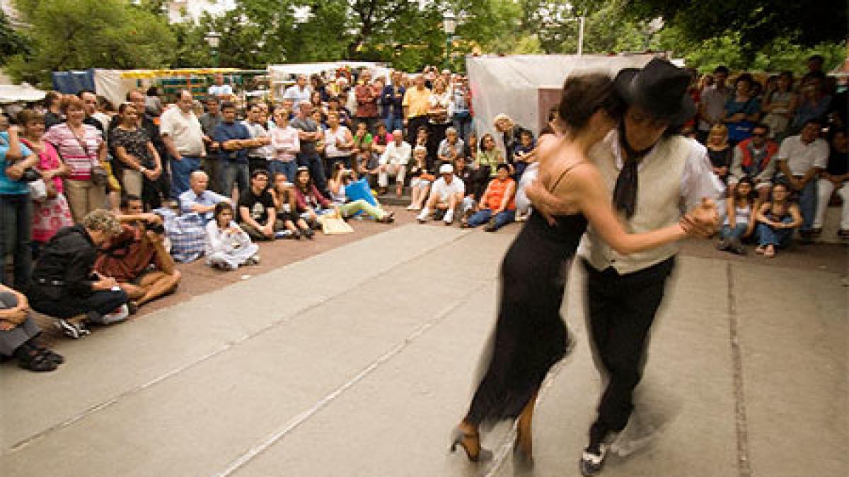 sfantu gheorghe 300 de persoane au celebrat ziua mondiala a dansului