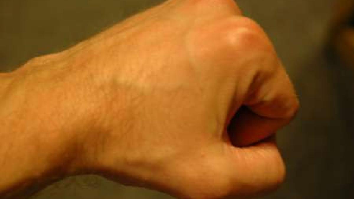 socant bataie in fata unui club din centrul capitalei