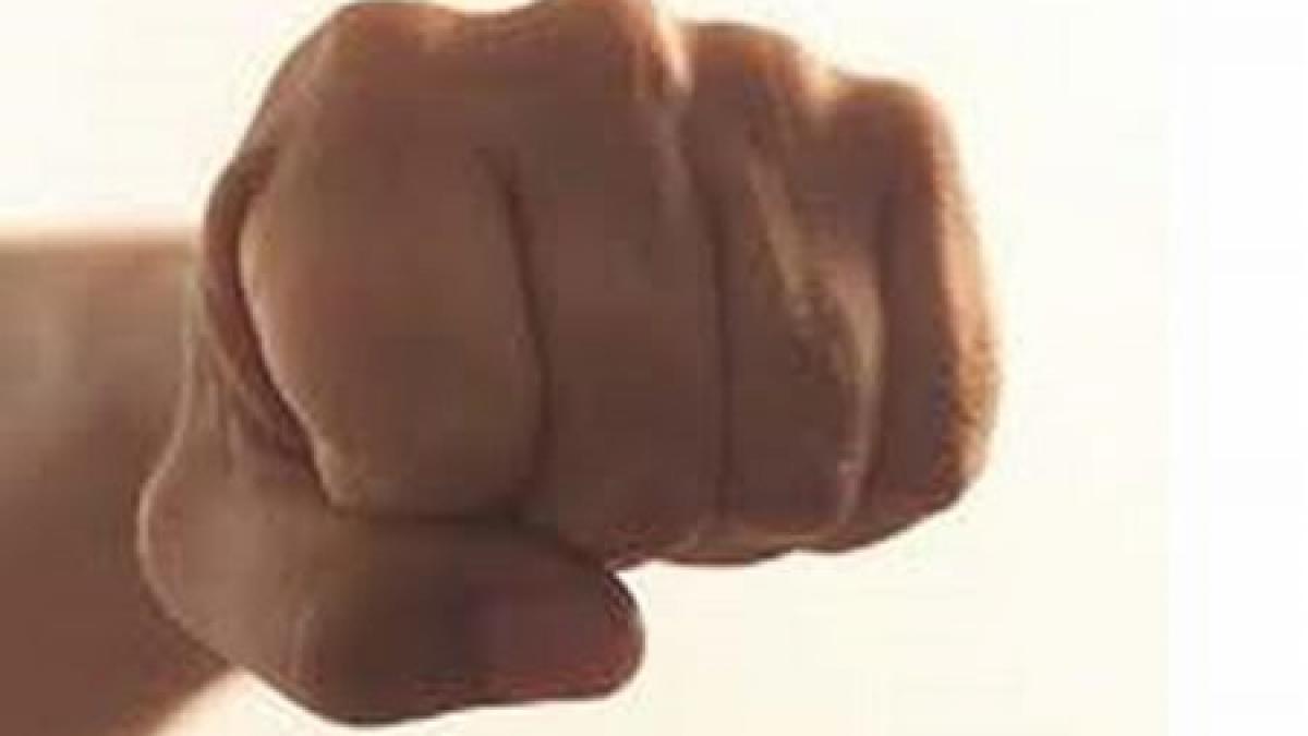 brasov un elev a ajuns la spital dupa ce a fost batut de mai multi colegi de scoala