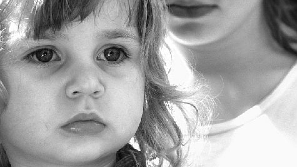 pleci in strainatate esti obligat sa anunti autoritatile si sa iti lasi copilul in grija unei rude