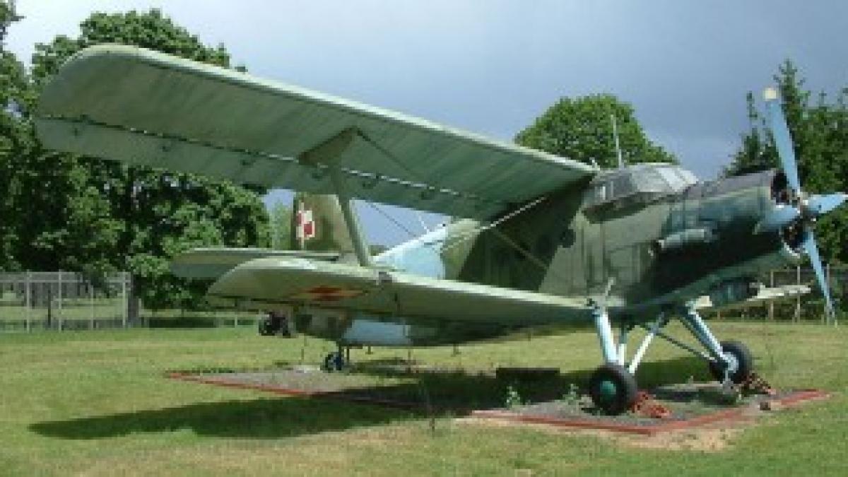 un avion utilitar a aterizat de urgenta pe un camp din prahova nu exista victime