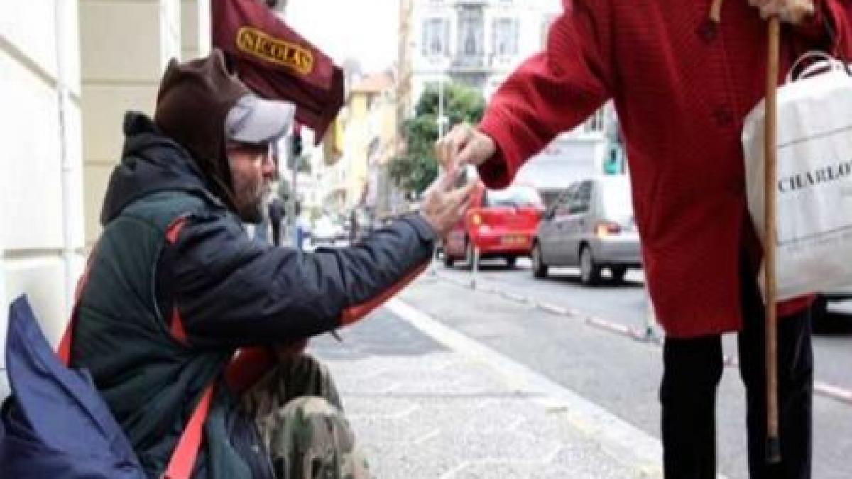 o hotarare care interzicea cersetoria intr o comuna din franta anulata de un tribunal din lille