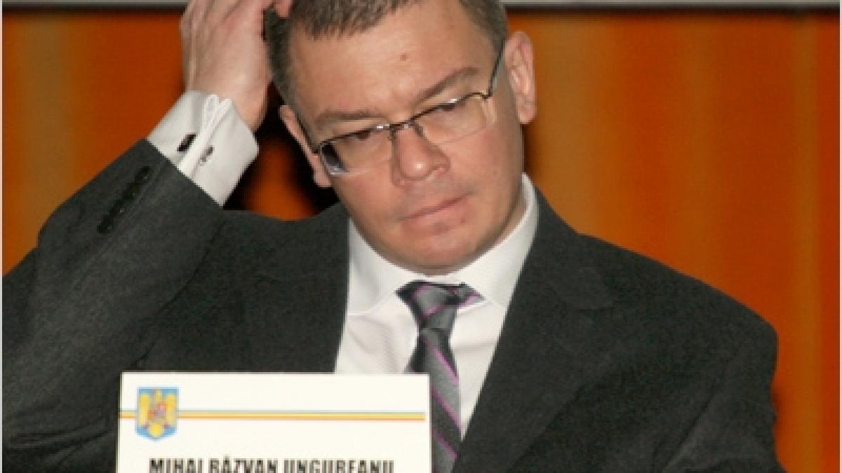 nu motiunea de cenzura il sperie pe mru emotiile mele sunt pentru pensii si reintregirea salariilor