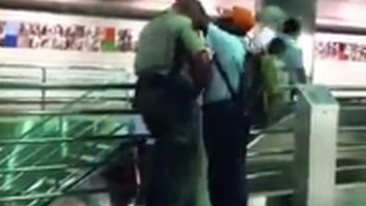 tu cata rabdare ai avea uite cum suporta un politist toanele unui cetatean tulburat