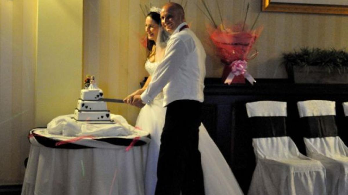 cand le vei vedea pozele de la nunta vei intelege de ce le a venit sa planga au crezut initial ca e