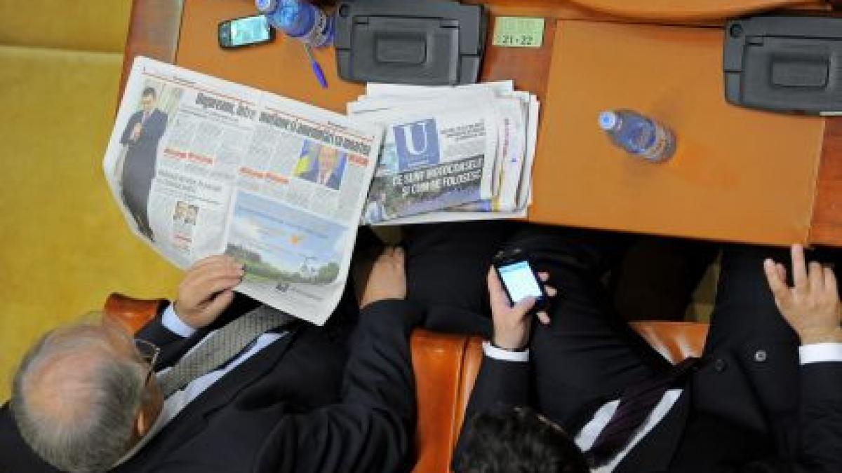 caderea guvernului ungureanu in presa internationala desemnarea unui nou premier o procedura care s