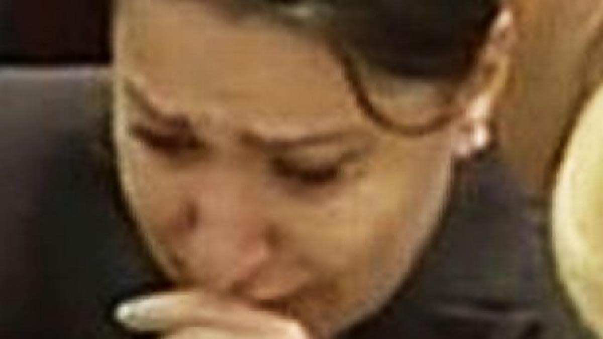 de ce a plans placinta in parlament sunt emotionata nu va mai saturati sa umblati dupa mine si dupa