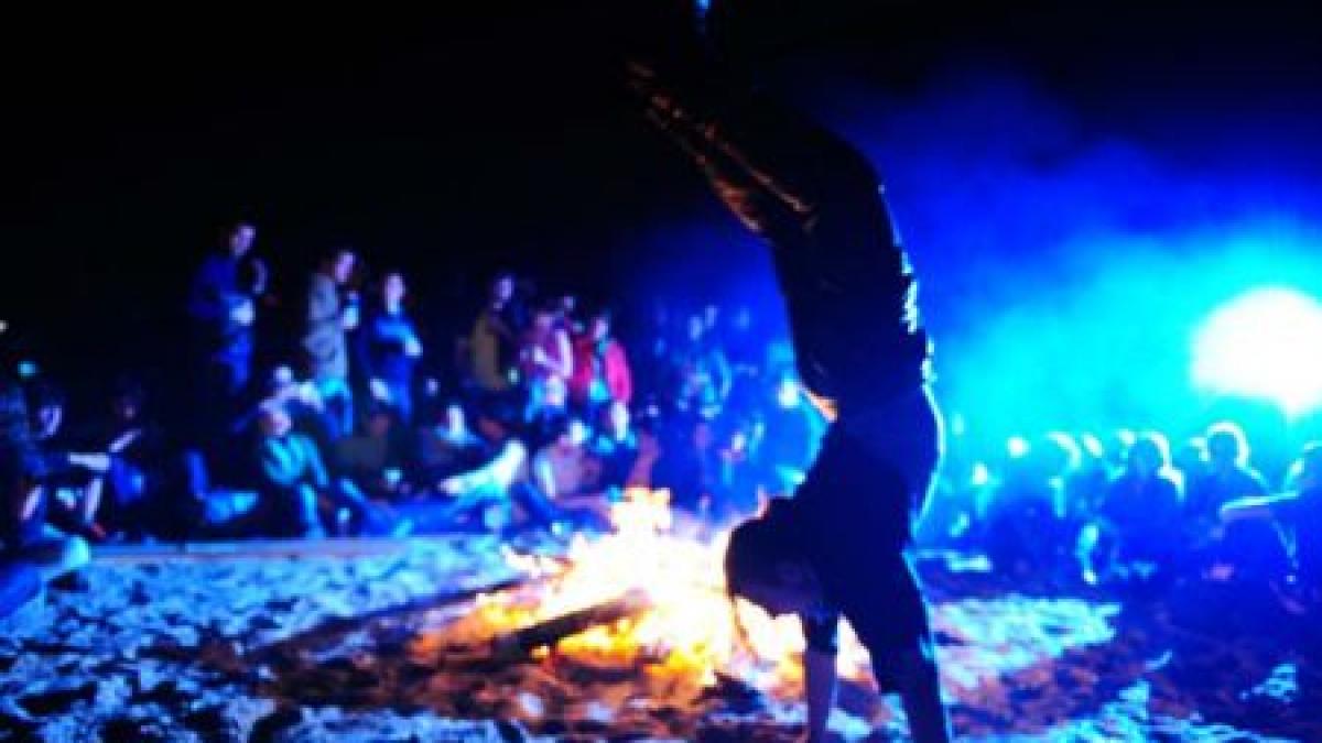 incepe vacanta de 1 mai litoralul luat cu asalt de petrecareti afla noile reguli de campare pe plaja