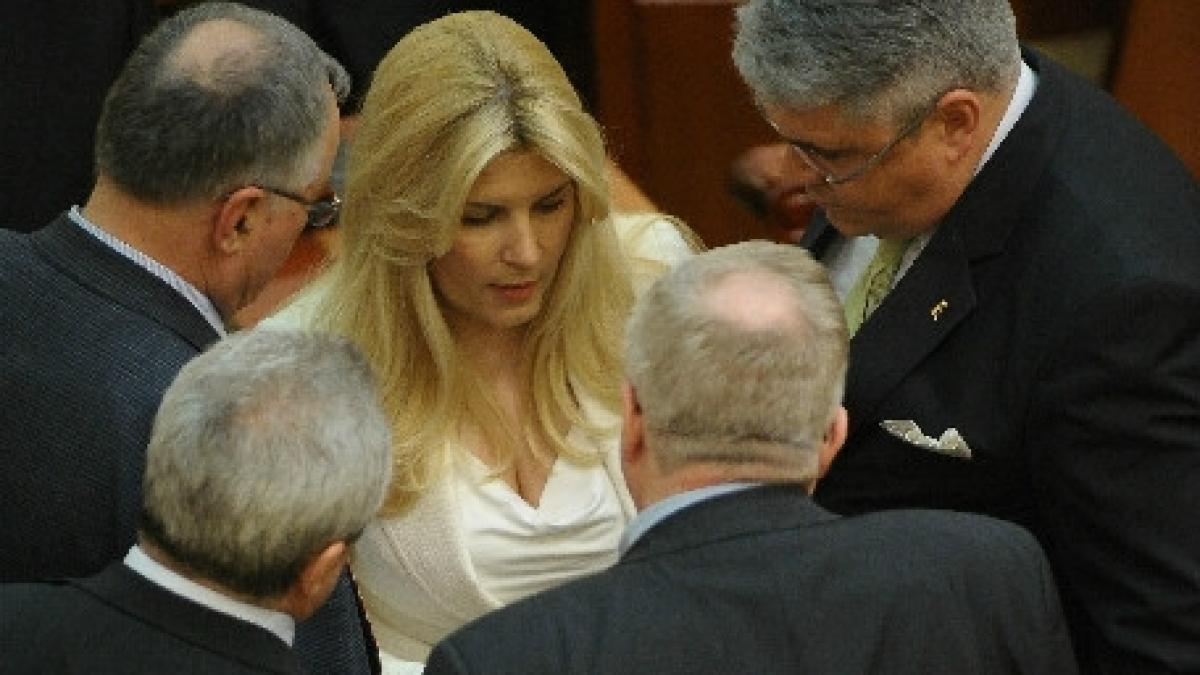 elena udrea am ajuns aici pe mana noastra tot raul spre bine