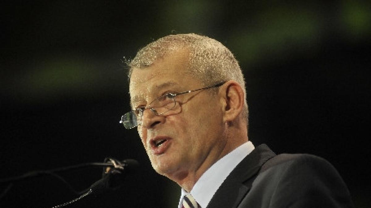 sorin oprescu a dezvelit statuia imparatului traian de la muzeul national de istorie a romaniei