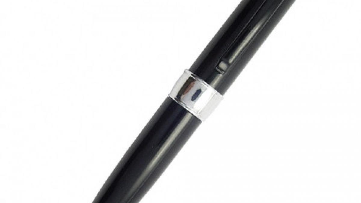 un parinte catolic inregistra fete de 12 cum se dezbraca cu camere video ascunse in pixuri