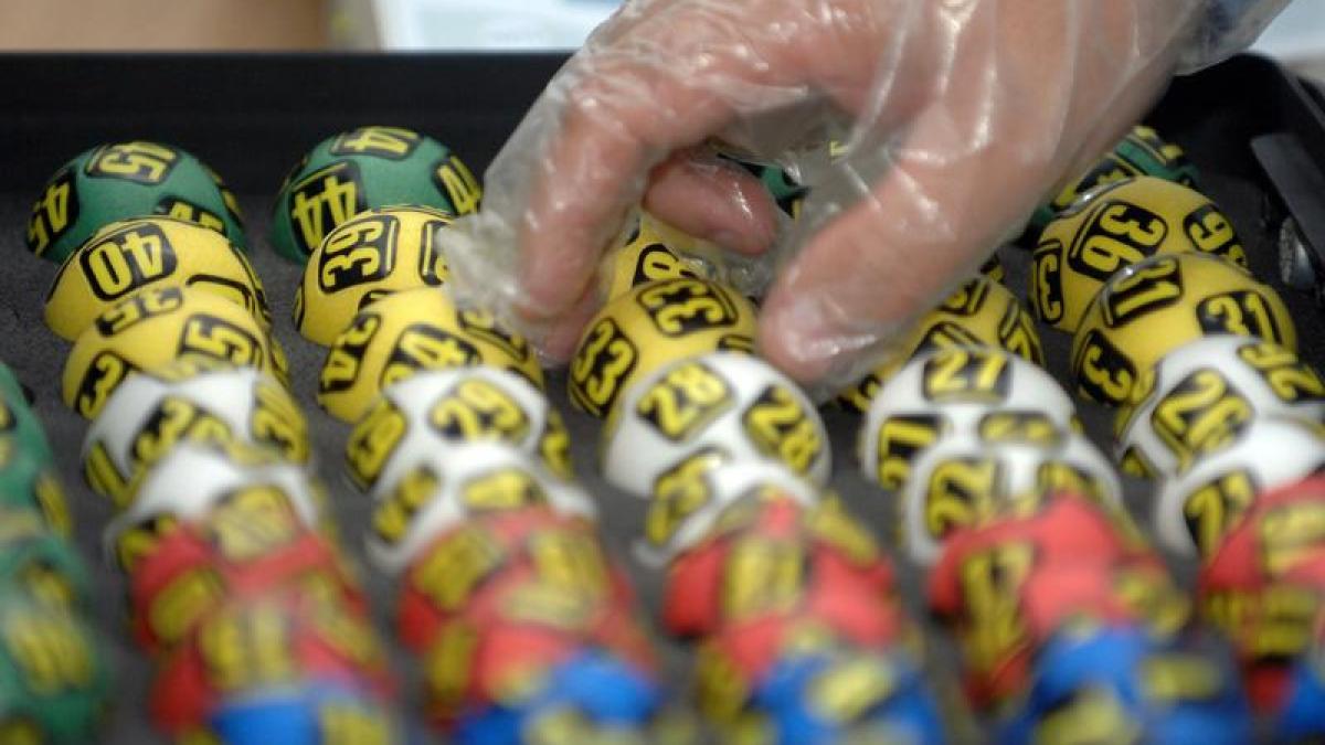 Un tânăr beat a încercat să jefuiască o agenţie loto din Dej şi a adormit într-o vulcanizare