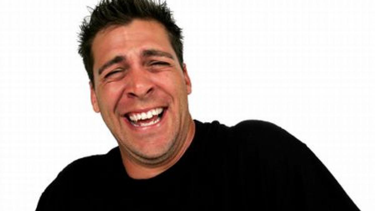 au fost snopiti in bataie pentru ca au indraznit sa rada