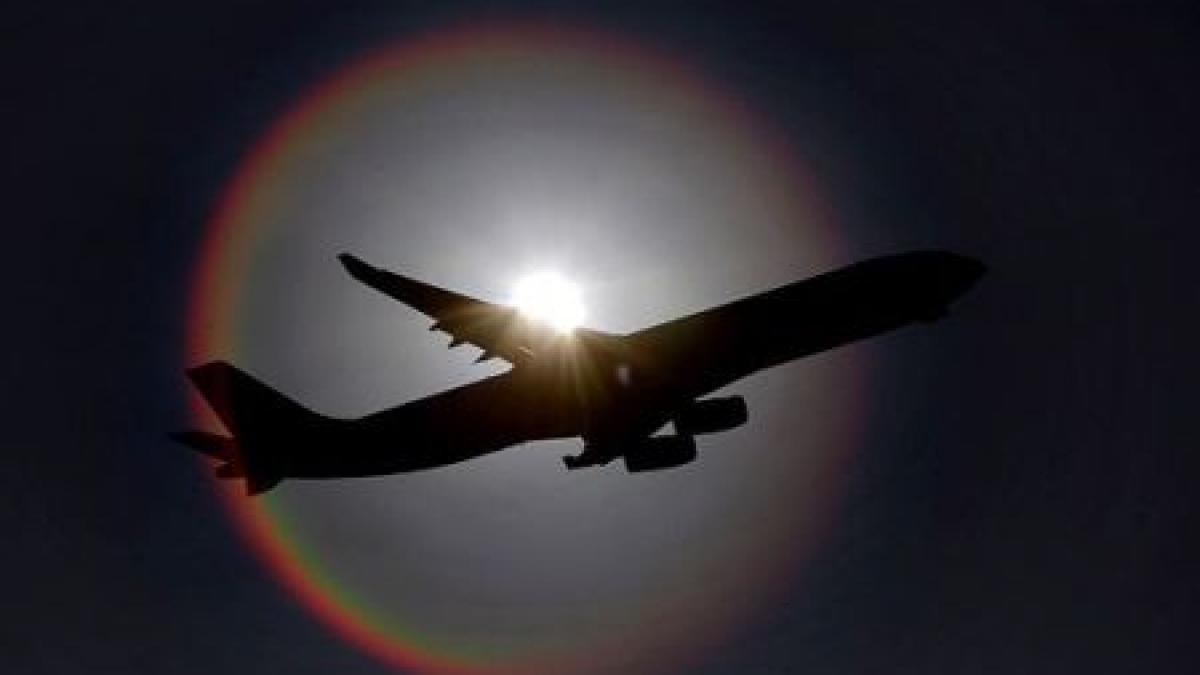 premiera mondiala o companie aeriana isi produce singura combustibilul