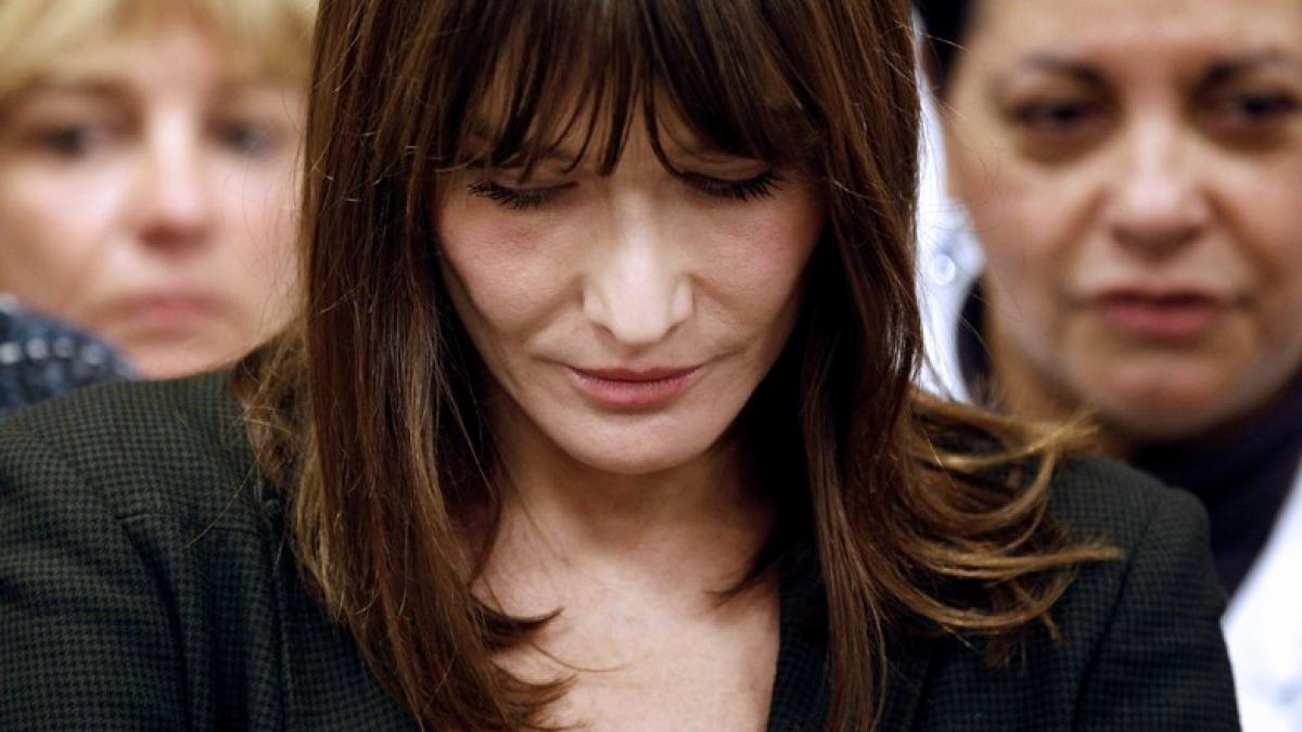 tensiune la paris carla bruni in soc psihologic nu si mai alapteaza fiica la san din cauza