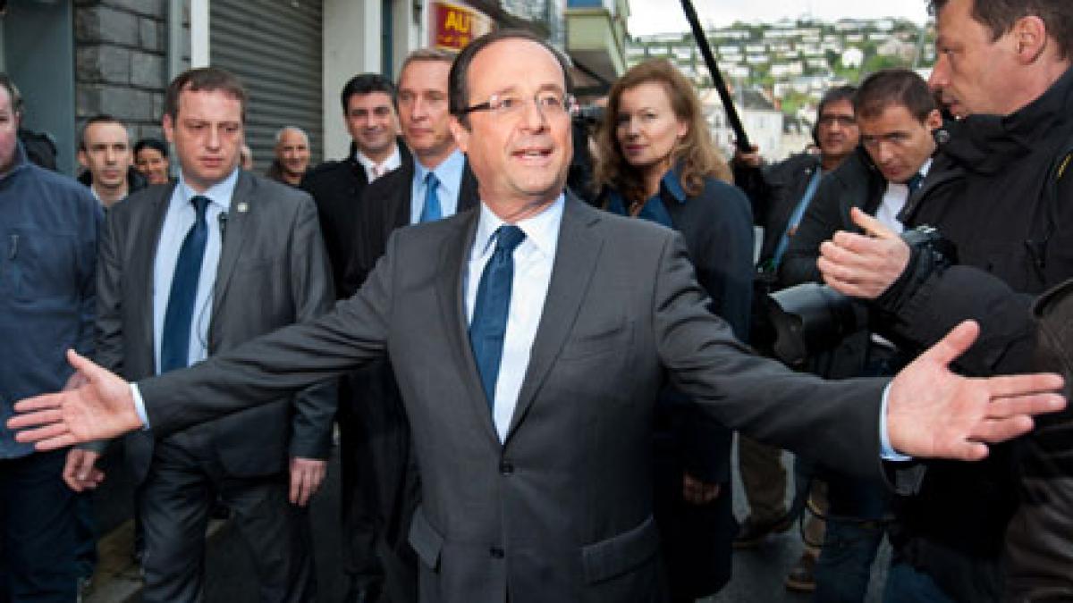 hollande in favoarea mariajului homosexualilor si eutanasiei sarkozy se opune