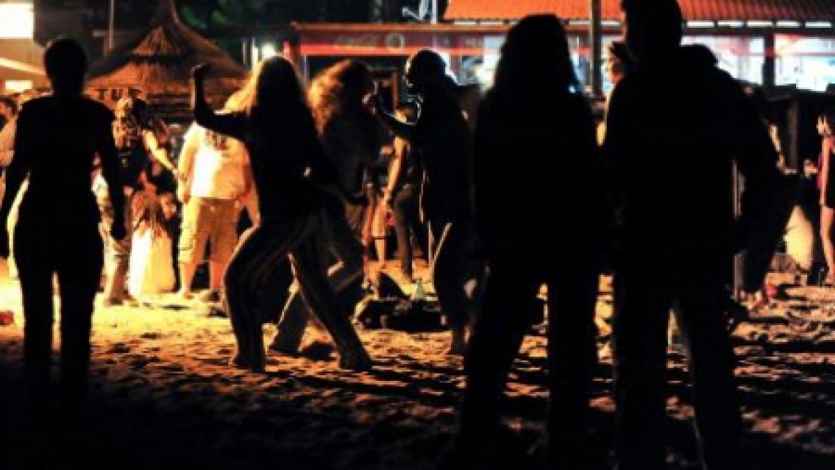 peste 20 de romani si spanioli au provocat un scandal de proportii in vama veche