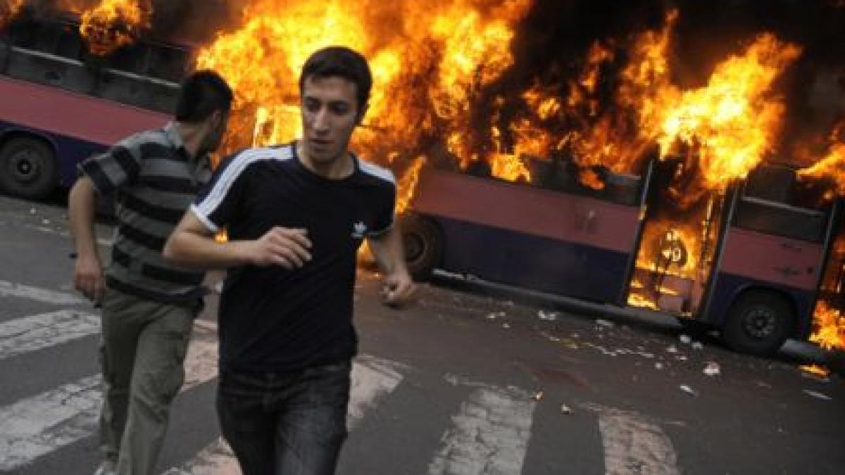 un autocar plin cu turisti romani a luat foc in bulgaria