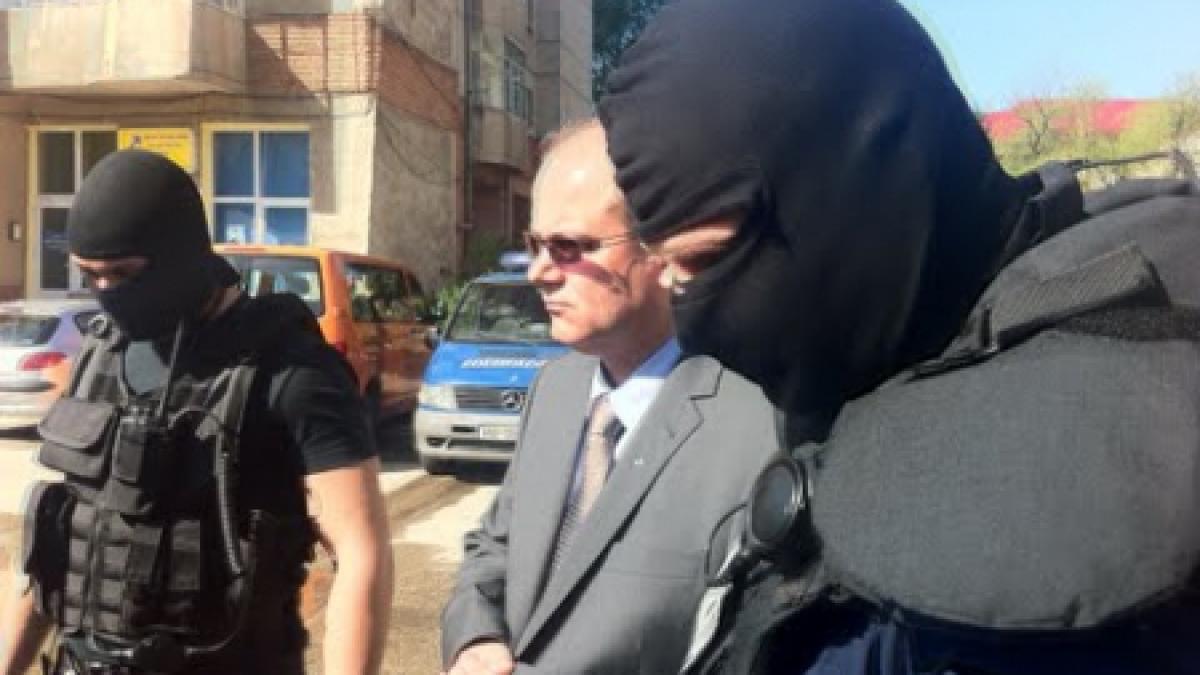 Şeful APIA Caraş-Severin şi primarii din Oţelu Roşu şi Socol rămân în arest