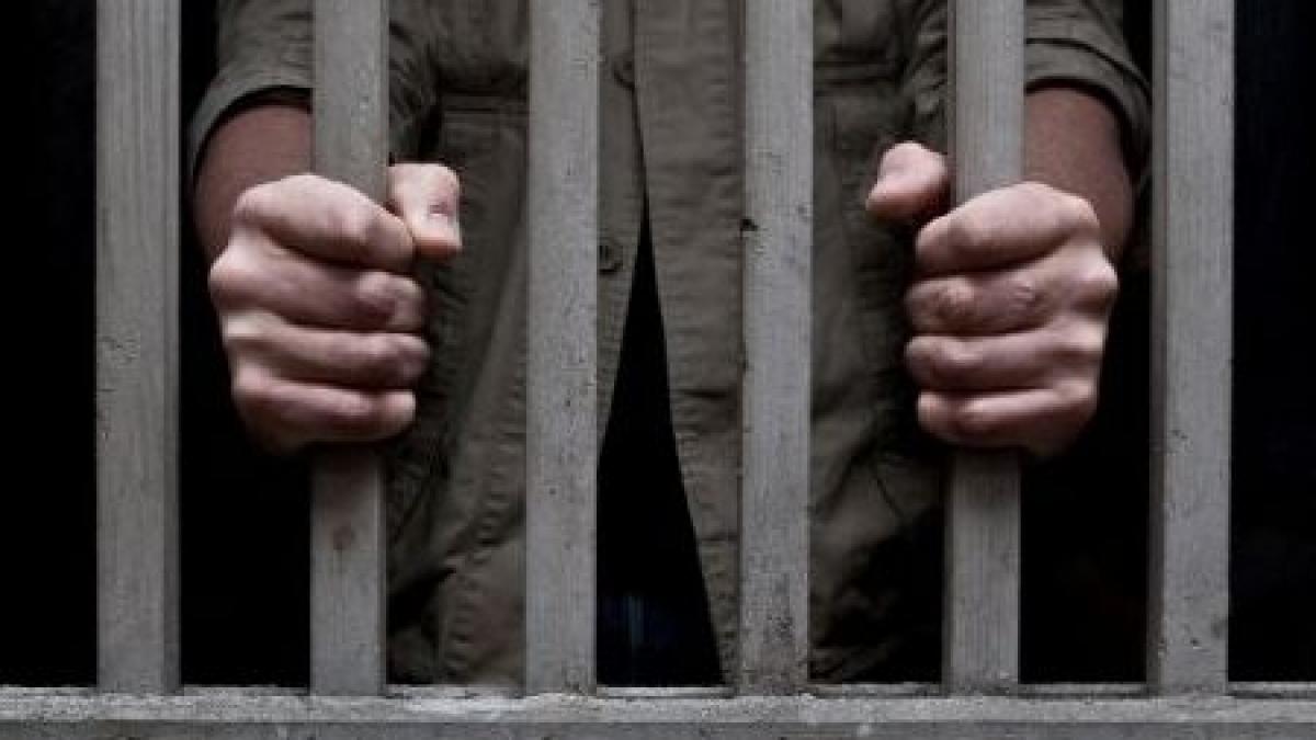 un roman care a violat o turista americana in roma condamnat la peste 4 ani de inchisoare