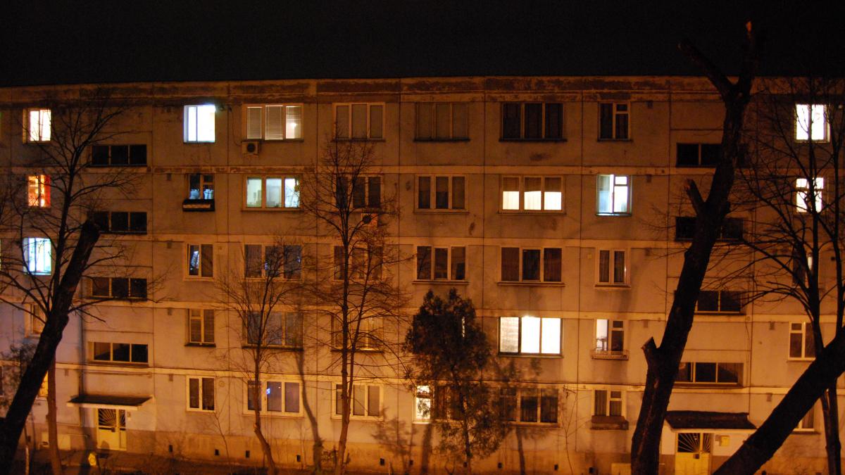 panica in centrul capitalei un barbat a amenintat ca arunca blocul in aer