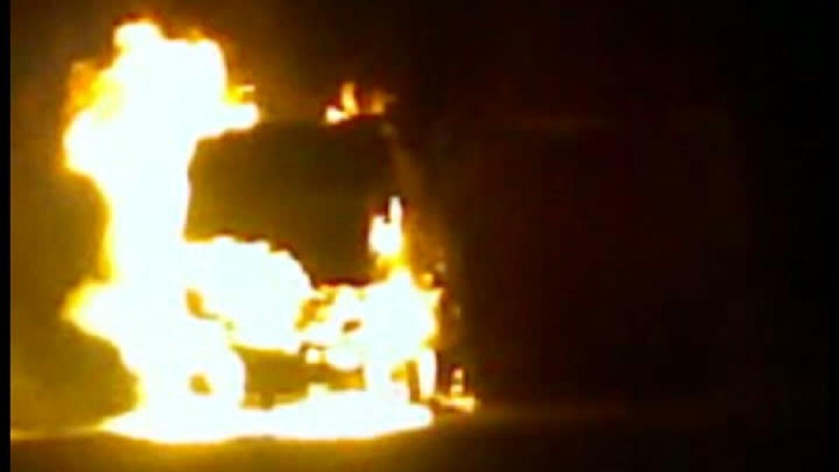 panica pe dn1 zeci de case la un pas sa fie distruse dupa ce un tir a luat foc langa o magistrala