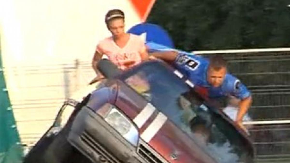 spectacol incendiar la craiova masini in flacari si drifturi periculoase