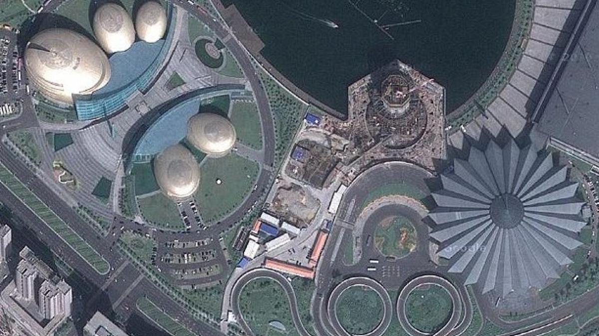 structurile ciudate din china vazute din satelit cand esti in mijlocul lor pe pamant te simti