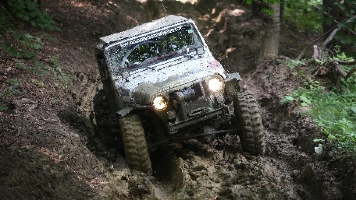 gorj mai multi pasionati de off road au luat startul intr un concurs organizat special pentru ei
