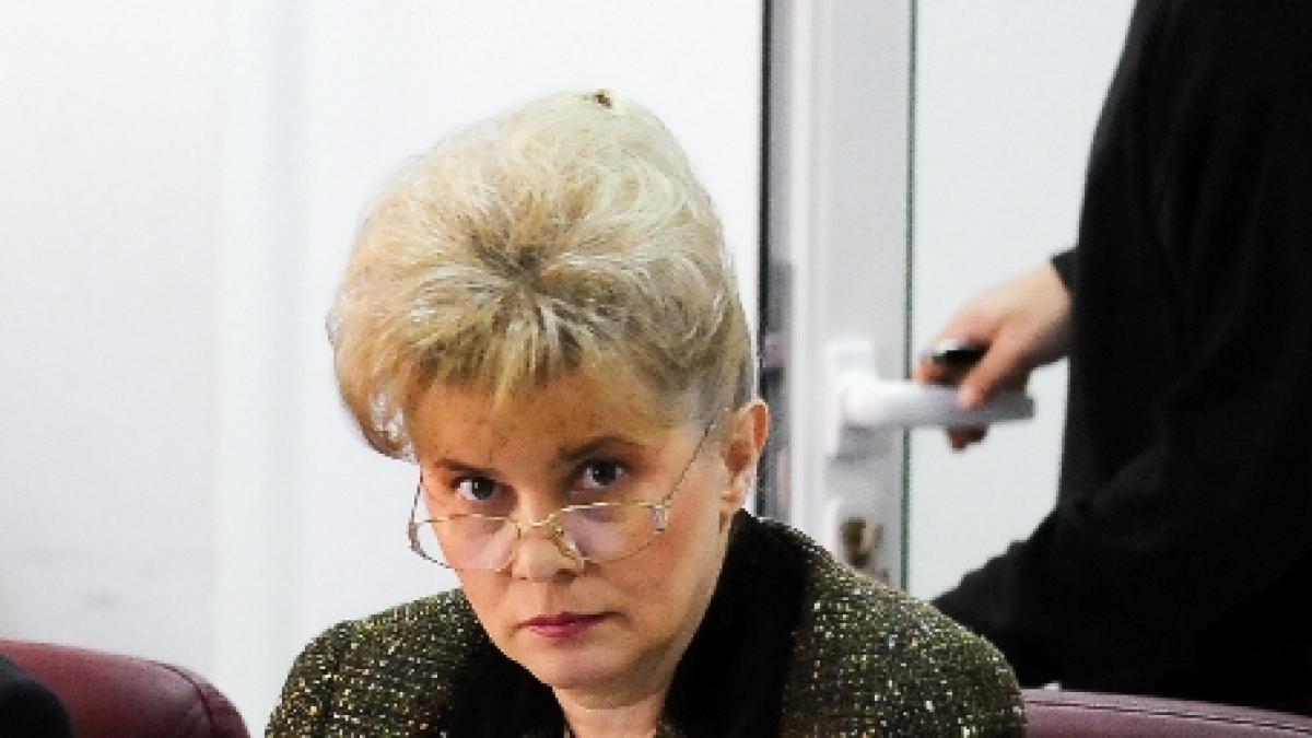 corina dumitrescu eu joc cu mandatul pe masa