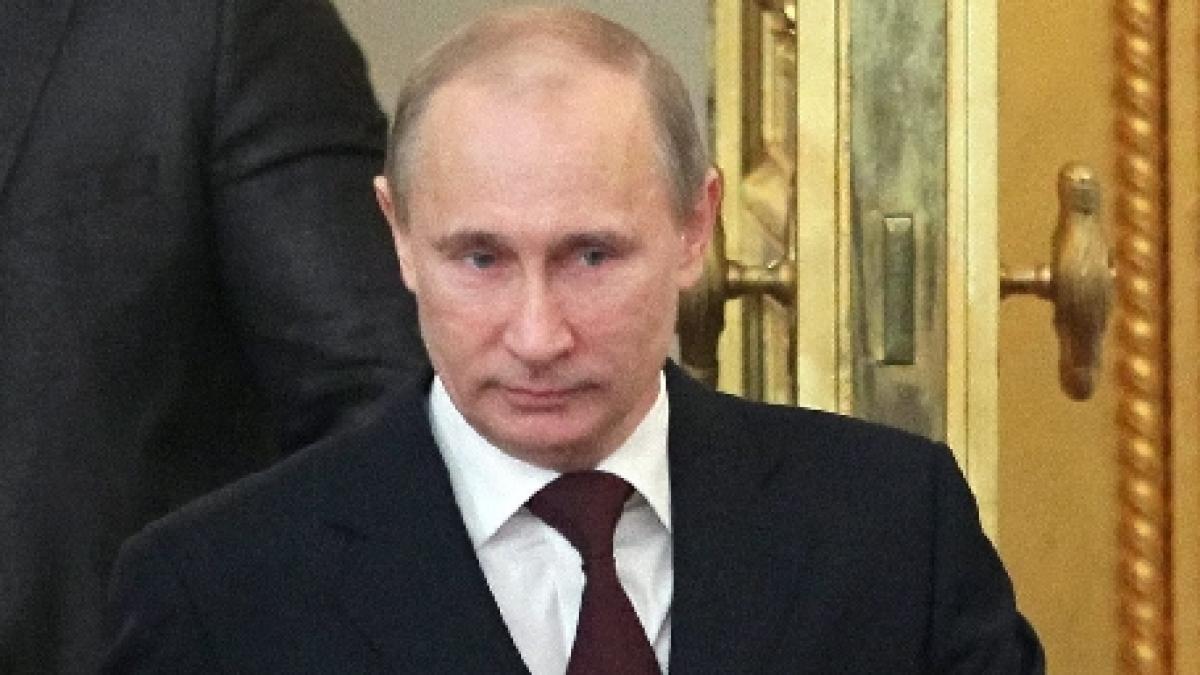 sute de sustinatori si opozanti ai lui vladimir putin au organizat manifestatii la moscova