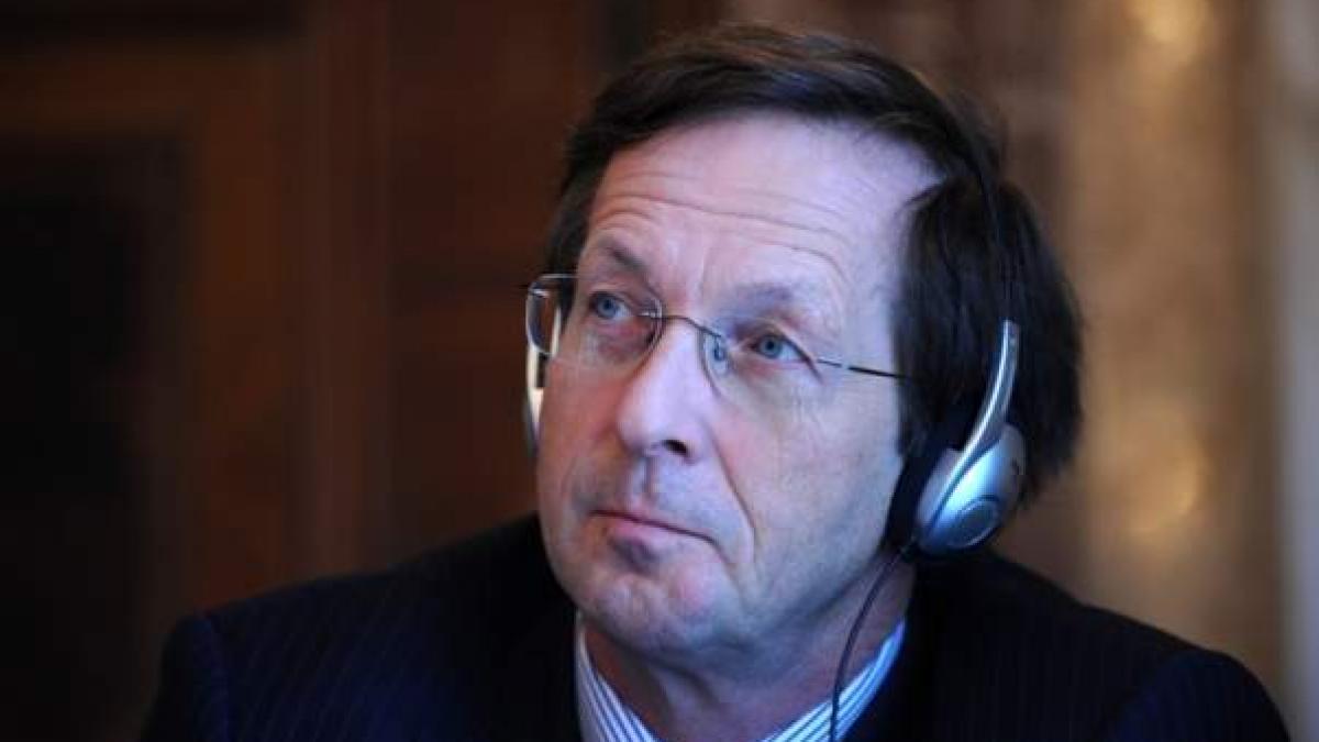 dupa cinci luni de asteptare ambasadorul olandei a vorbit in romana cand i a prezentat lui basescu