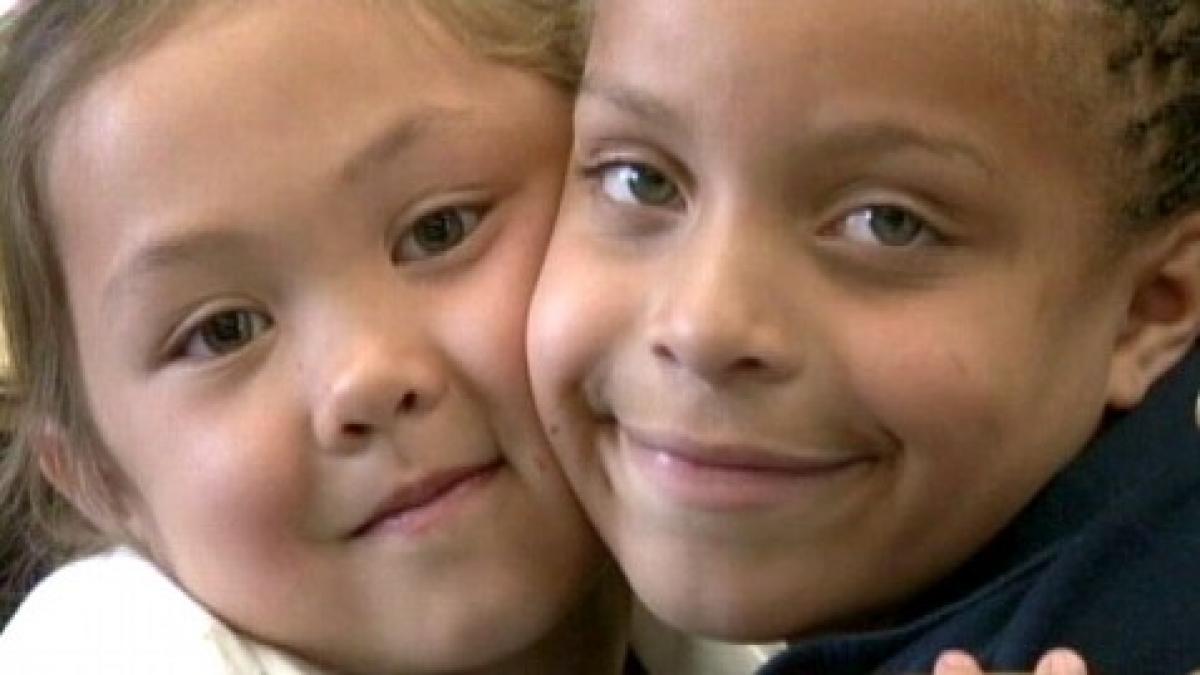 eroina la numai sase ani si a salvat cea mai buna prietena cu o metoda invatata de la televizor