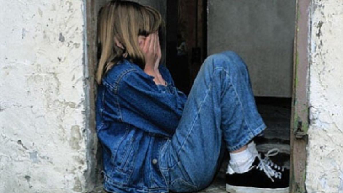 un profesor din iasi acuzat ca a intretinut relatii sexuale cu o eleva de 16 ani