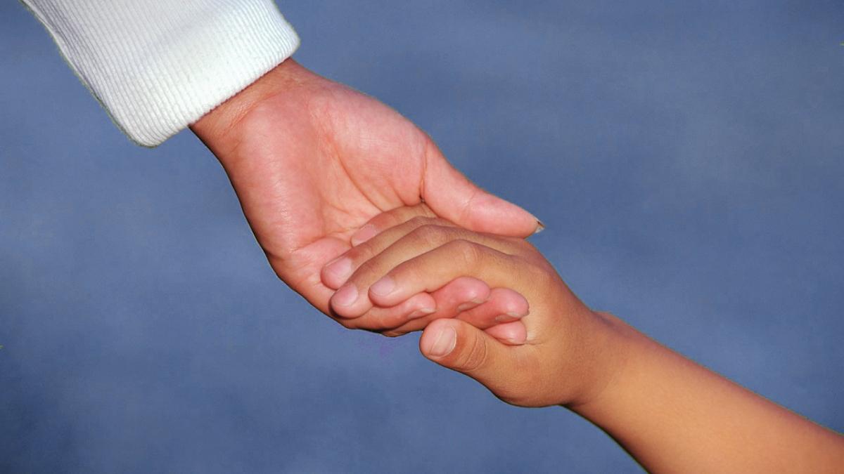 ajutati l pe rares sa traiasca un baietel de 3 anisori