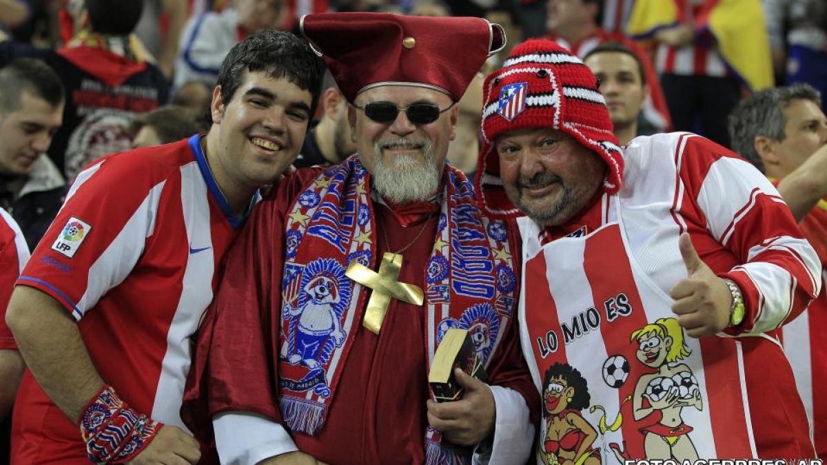 meciul care a imbracat bucurestiul in alb rosu vezi imagini cu suporterii spanioli inainte de