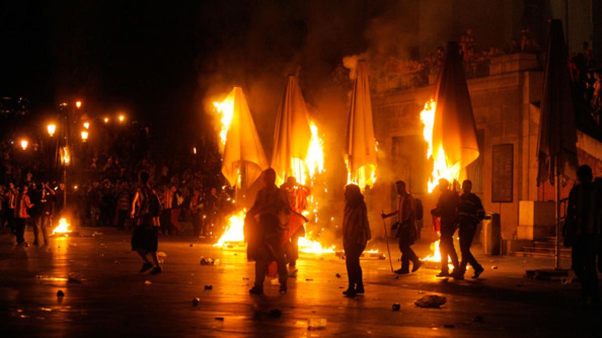 daca la bucuresti toata lumea s a bucurat de fotbal in madrid suporterii s au luptat cu fortele de