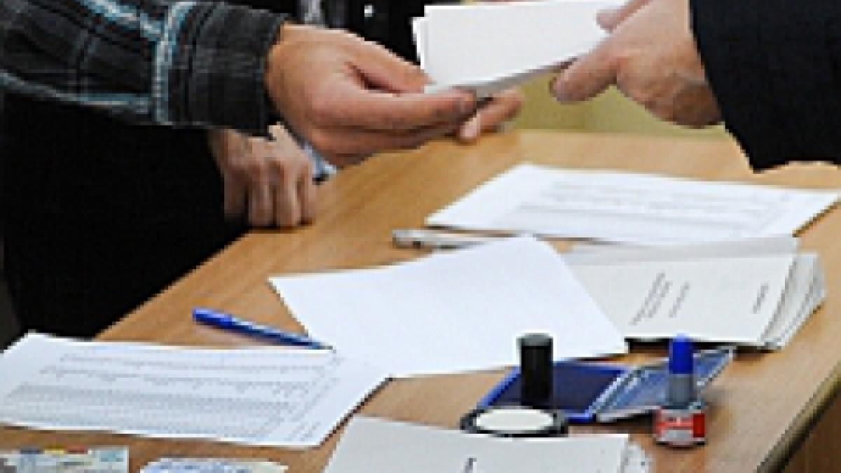 usl pe prima pozitie pe buletinele de vot din sectoarele capitalei este urmat de udmr unpr si pdl