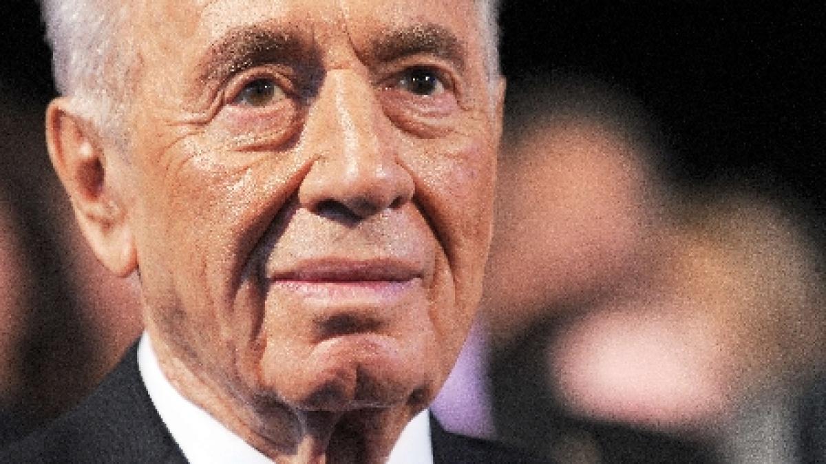 shimon peres a fost internat presedintele israelului operat de hernie de disc