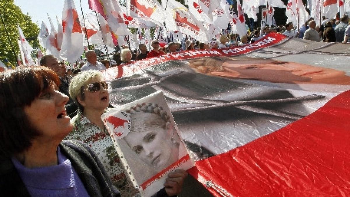 kiev peste 2 000 de ucraineni participa la un protest impotriva regimului